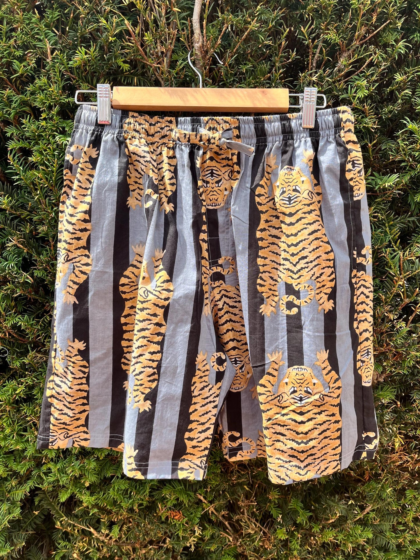 Men’s Tiger Print Cotton Pyjama Shorts with Pockets – Lounge & Sleep Shorts